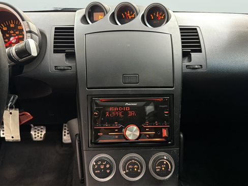Used 2004 Nissan 350Z Enthusiast image 17