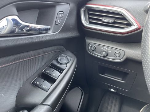 Used 2023 Chevrolet TrailBlazer RS w/ Convenience Package image 15