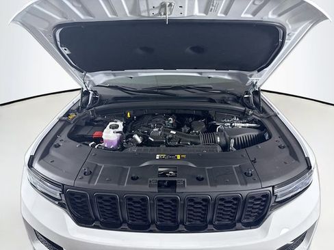 New 2025 Jeep Grand Cherokee Limited image 31