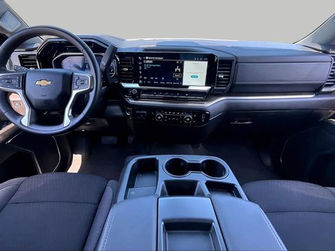 Used 2025 Chevrolet Silverado 1500 LT RWD image 16