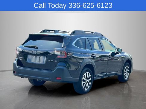 Used 2023 Subaru Outback Premium AWD/4WD image 5