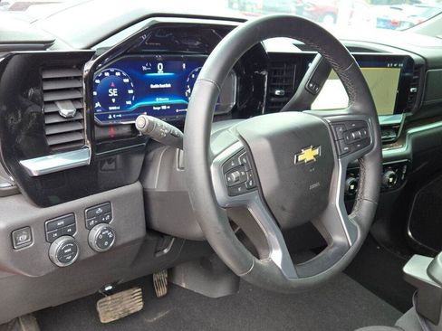 Used 2023 Chevrolet Silverado 1500 LT image 17
