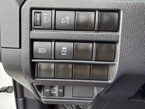 Used 2024 Toyota Tacoma SR image 18