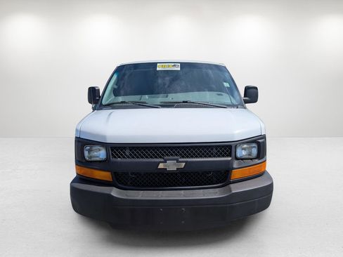 Used 2016 Chevrolet Express 2500 image 2