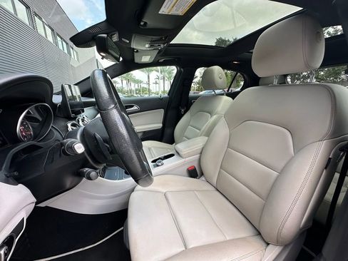 Used 2018 Mercedes-Benz GLA 250 4MATIC image 5