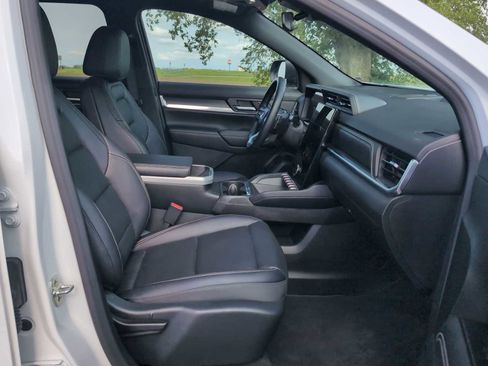 Used 2026 GMC Terrain Elevation w/ Elevation Premium Package FWD image 30