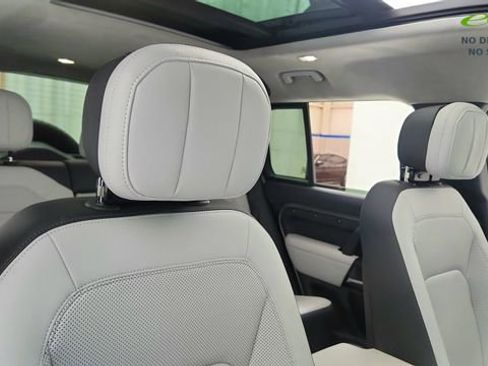 Used 2025 Land Rover Defender 110 X image 21