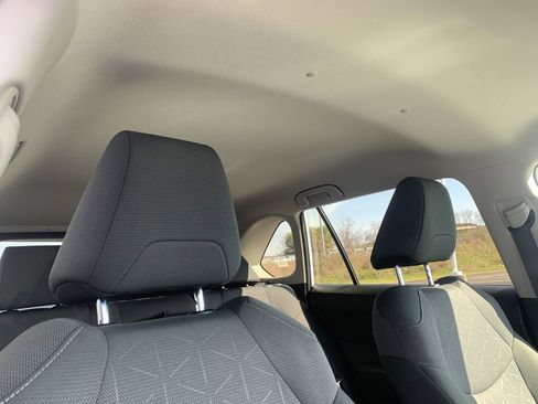 Used 2025 Toyota RAV4 XLE AWD/4WD image 20