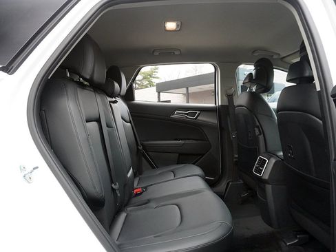 Used 2023 Kia Sportage EX image 33