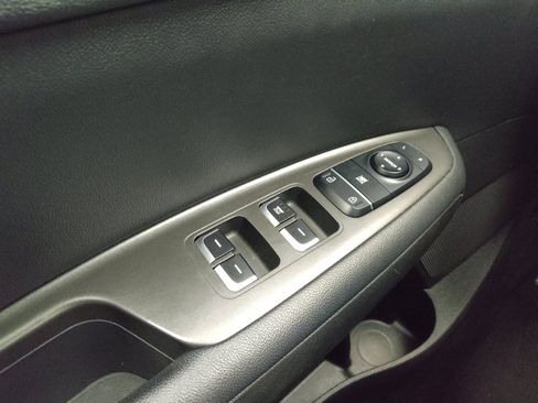 Used 2018 Kia Optima S FWD image 27