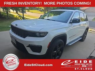 Used 2023 Jeep Grand Cherokee Limited w/ Black Appearance Package AWD/4WD 360° Tour