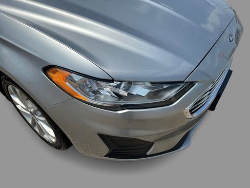 Used 2020 Ford Fusion SE FWD image 30