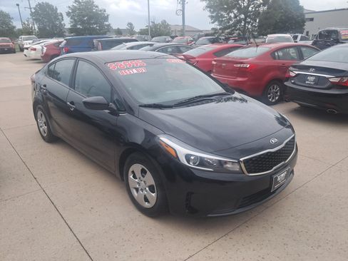 Used 2017 Kia Forte LX w/ LX Popular Package FWD image 2