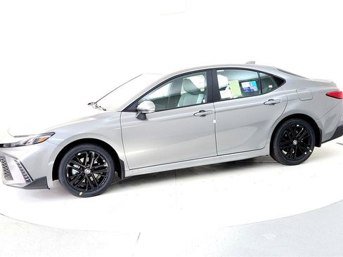 New 2026 Toyota Camry SE image 3