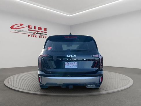 Used 2025 Kia Telluride EX w/ EX Captain's Chair Package image 5