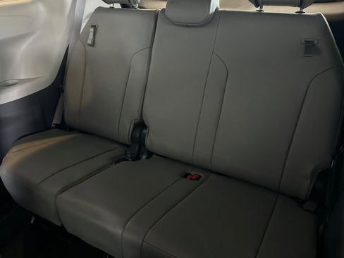 Certified 2021 Toyota Sienna XLE w/ XLE Plus Package image 15