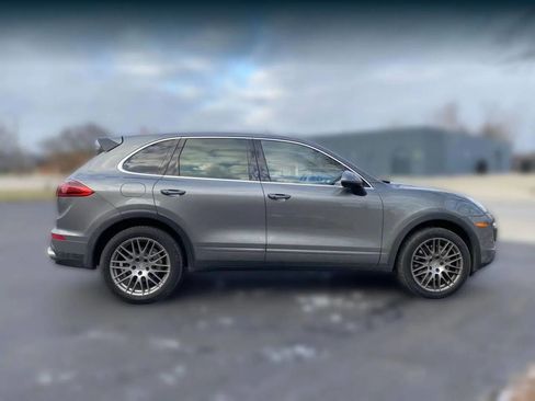 Used 2015 Porsche Cayenne S image 5