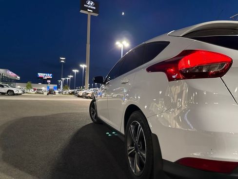 Used 2016 Ford Focus SE FWD image 10