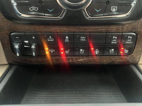 Used 2014 RAM 1500 Laramie Longhorn w/ Trailer Tow Group image 19