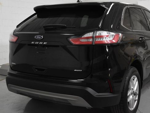 Used 2024 Ford Edge SEL AWD/4WD image 3