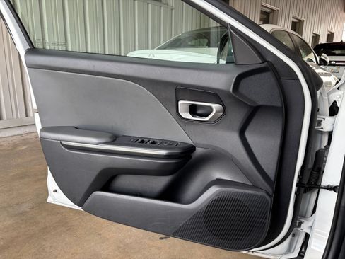 Used 2025 Kia K4 FWD image 18