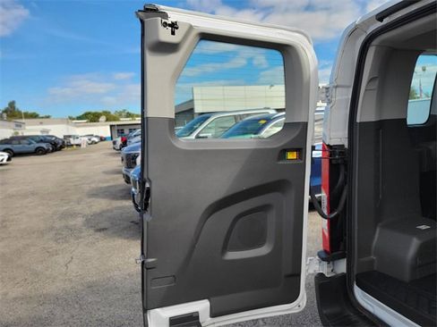 Used 2023 Ford Transit 350 XLT image 8