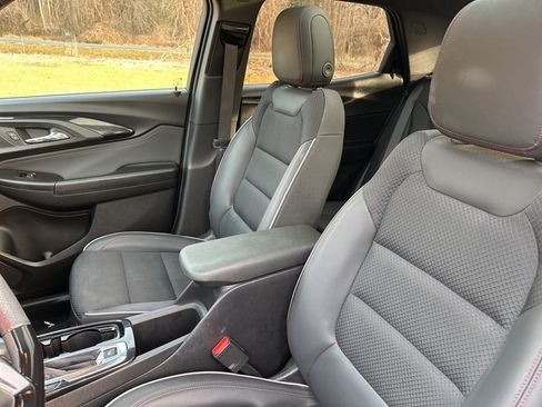 Used 2023 Chevrolet TrailBlazer RS w/ Sun and Liftgate Package image 10