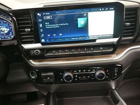 Used 2022 Chevrolet Silverado 1500 LT Trail Boss w/ LT Trail Boss Premium Package image 10