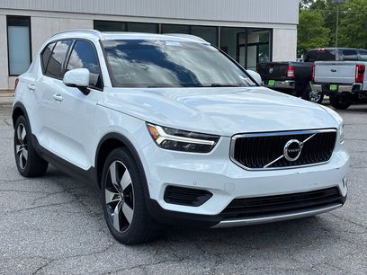 Used 2019 Volvo XC40 T5 Momentum
