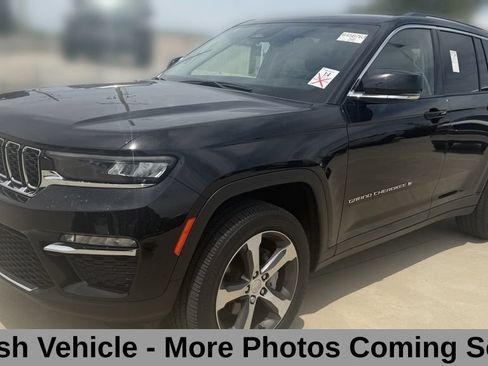 Used 2023 Jeep Grand Cherokee Limited w/ Trailer Tow Prep Group (B) AWD/4WD image 1