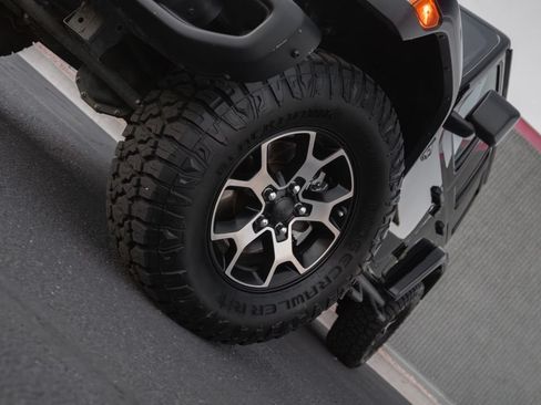 Used 2018 Jeep Wrangler Unlimited Rubicon AWD/4WD image 6
