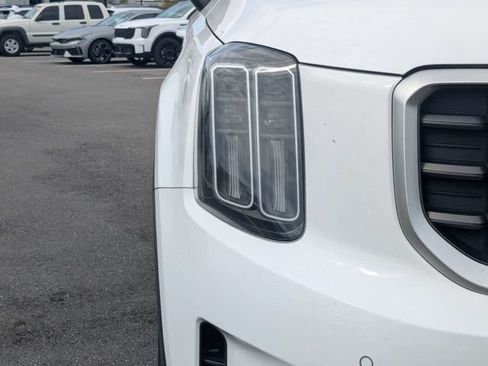 Used 2024 Kia Telluride SX Prestige w/ Towing Package AWD/4WD image 9