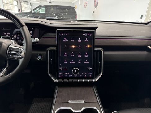 Certified 2024 GMC Acadia Denali w/ Super Cruise Package image 18