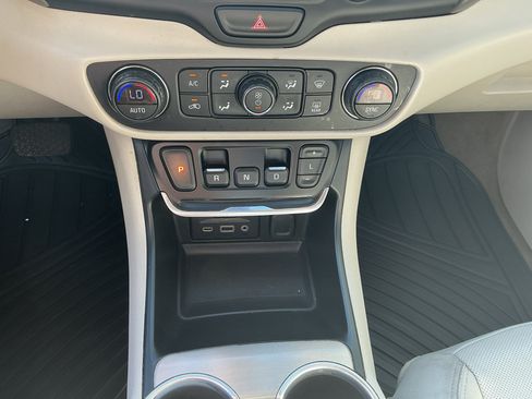 Used 2020 GMC Terrain Denali w/ Denali Premium Package AWD/4WD image 20