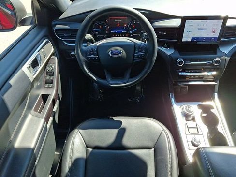 Used 2020 Ford Explorer XLT w/ Equipment Group 202A AWD/4WD image 11