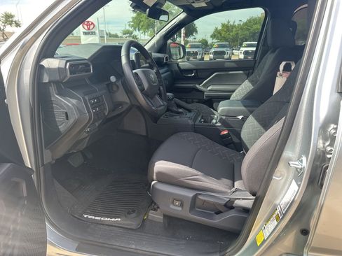 Used 2026 Toyota Tacoma SR image 4