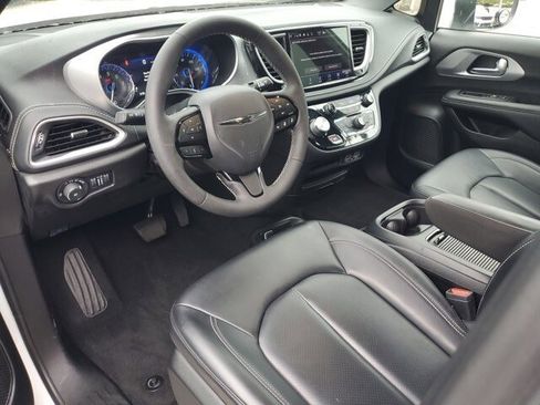Certified 2023 Chrysler Pacifica Touring-L w/ S Appearance Package FWD image 20