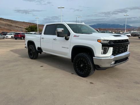 Used 2021 Chevrolet Silverado 3500 LTZ w/ LTZ Convenience Package image 8