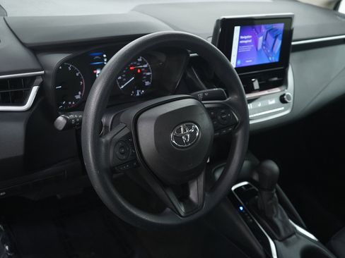 Used 2023 Toyota Corolla LE image 16