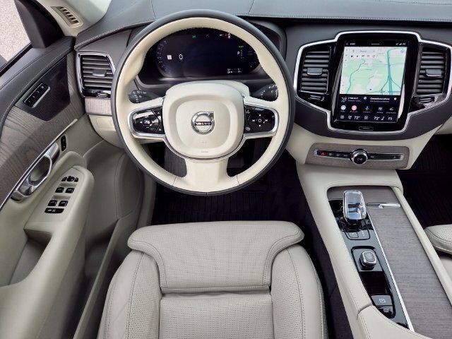 Used 2023 Volvo XC90 T8 Ultimate w/ Protection Package Premier AWD/4WD image 17