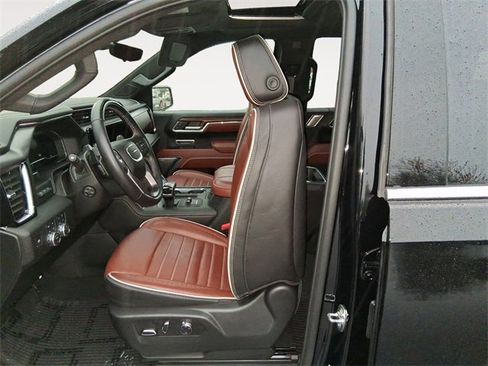 Used 2025 GMC Sierra 1500 Denali Ultimate image 9