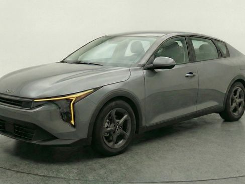 Used 2025 Kia K4 FWD image 3