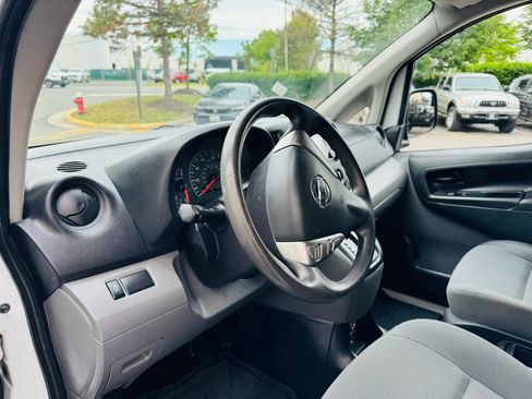 Used 2019 Nissan NV200 S FWD image 12