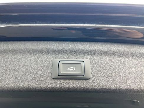 Used 2022 Audi Q3 2.0T Premium image 25