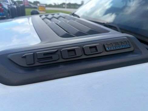 Used 2023 RAM 1500 Laramie AWD/4WD image 4