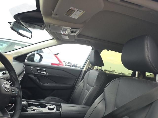 Used 2025 Nissan Rogue Platinum w/ Platinum Premium Package AWD/4WD image 11