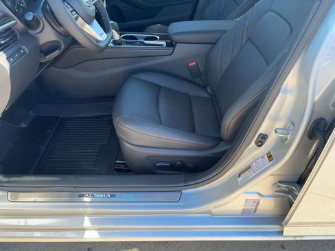 New 2025 Nissan Altima 2.5 SR w/ SR Premium Package image 14