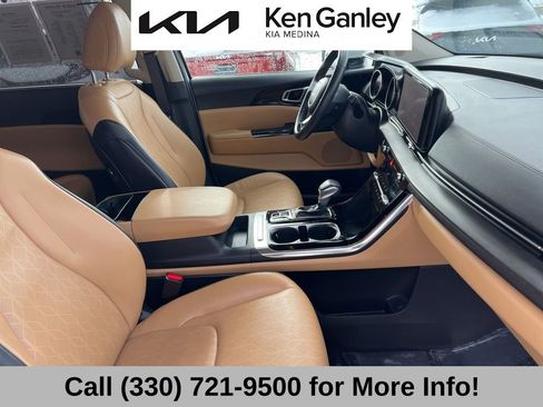 Certified 2024 Kia Carnival EX image 62