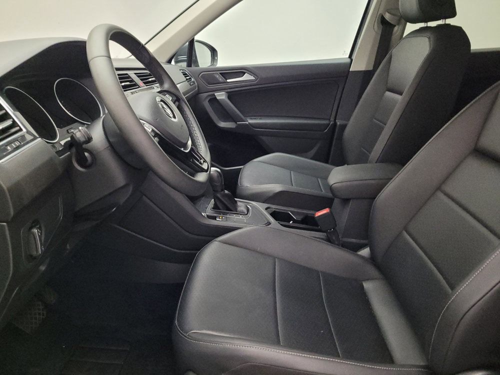 Used 2020 Volkswagen Tiguan SE w/ Panoramic Sunroof Package FWD image 17