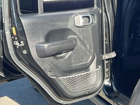 Used 2021 Jeep Wrangler Unlimited Rubicon image 13